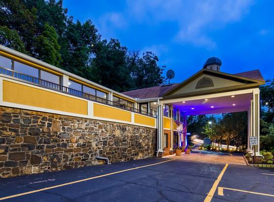 Best Western Fort Lee is a family friendly hotel in Fort Lee, New Jersey (NJ)