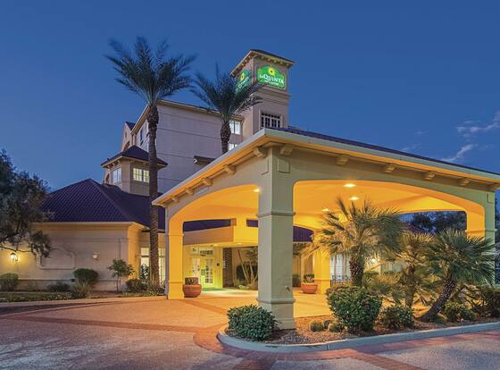 La Quinta Inn & Suites by Wyndham Phoenix Mesa West is a family friendly hotel in Mesa, Arizona (AZ)