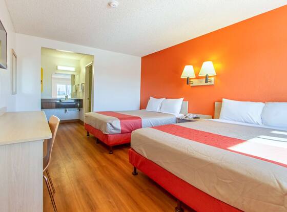Motel 6 Phoenix, AZ - Airport - 24th Street is a family friendly hotel in Phoenix, Arizona (AZ)