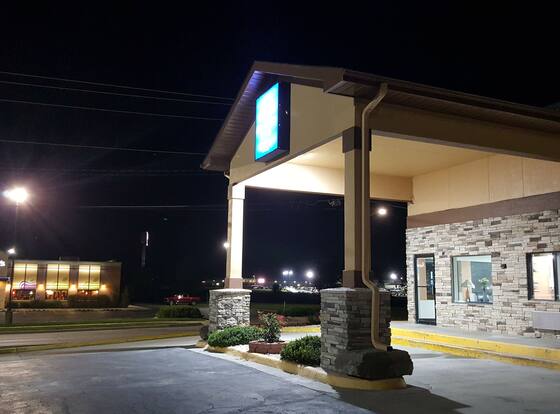 Americas Best Value Inn & Suites Harrisonville is a family friendly hotel in Harrisonville, Missouri (MO)
