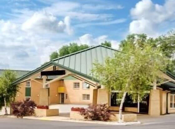 Americas Best Value Inn & Suites Atlantic is a family friendly hotel in Atlantic, Iowa (IA)