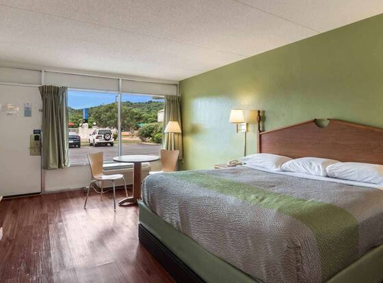 Motel 6 Pulaski, TN is a family friendly hotel in Pulaski, Tennessee (TN)