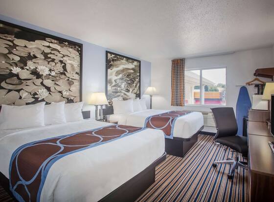 Super 8 by Wyndham Washington is a family friendly hotel in Washington, Missouri (MO)