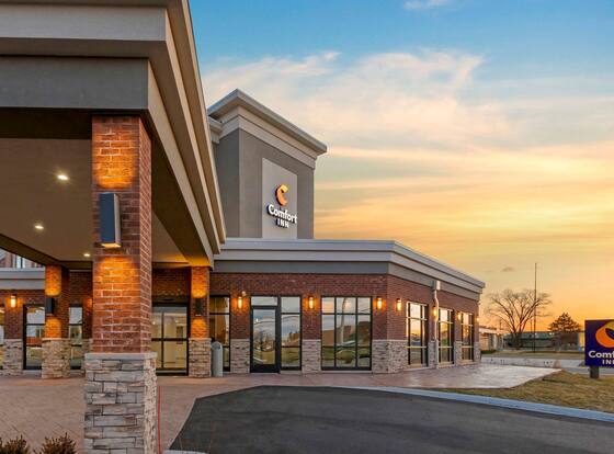 Comfort Inn Detroit - Troy is a family friendly hotel in Clawson, Michigan (MI)