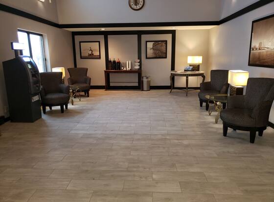Super 8 by Wyndham Milwaukee Airport is a family friendly hotel in Milwaukee, Wisconsin (WI)