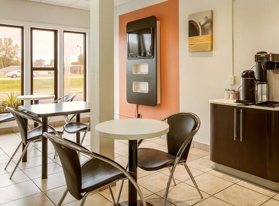 Motel 6 Albert Lea, MN is a family friendly hotel in Albert Lea, Minnesota (MN)