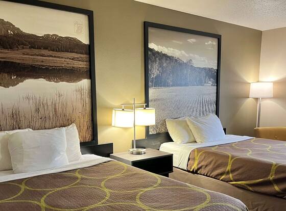 Super 8 by Wyndham Gas City Marion Area is a family friendly hotel in Gas City, Indiana (IN)
