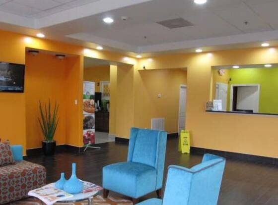 Econo Lodge is a family friendly hotel in Fultondale, Alabama (AL)