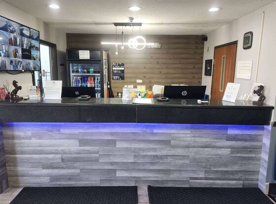 Super 8 by Wyndham Galesburg is a family friendly hotel in Galesburg, Illinois (IL)