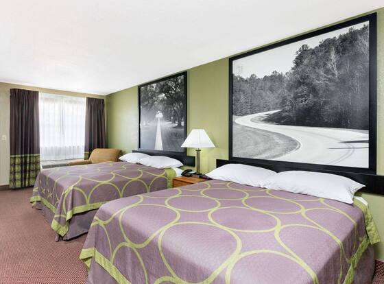 Super 8 by Wyndham Tallulah LA is a family friendly hotel in Tallulah, Louisiana (LA)