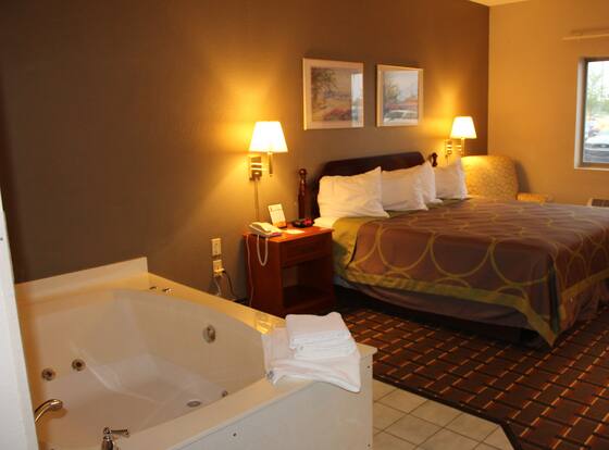 Super 8 by Wyndham Valparaiso is a family friendly hotel in Valparaiso, Indiana (IN)