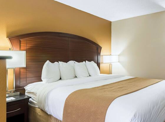 Quality Inn & Suites Arden Hills - Saint Paul North is a family friendly hotel in Arden Hills, Minnesota (MN)