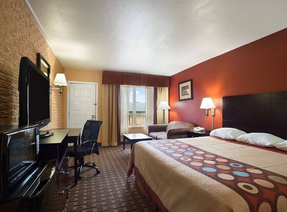 FairBridge Inn Express Stuttgart is a family friendly hotel in Stuttgart, Arkansas (AR)