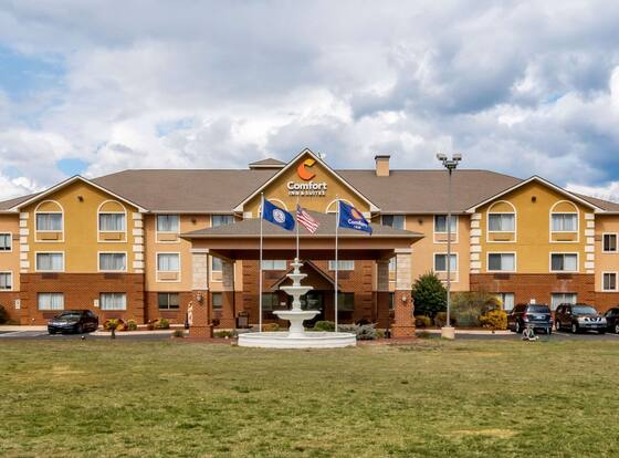 Comfort Inn & Suites South Hill I-85 is a family friendly hotel in South Hill, Virginia (VA)