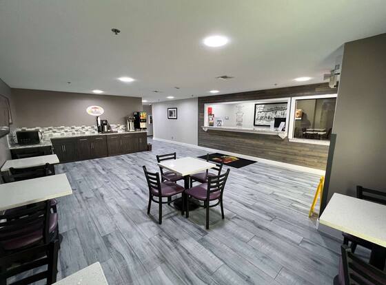 Super 8 by Wyndham Lake Charles/Sulphur is a family friendly hotel in Lake Charles, Louisiana (LA)