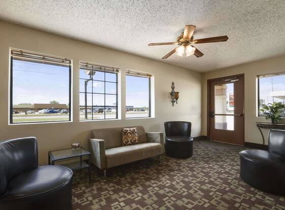 Super 8 by Wyndham Blackwell is a family friendly hotel in Blackwell, Oklahoma (OK)