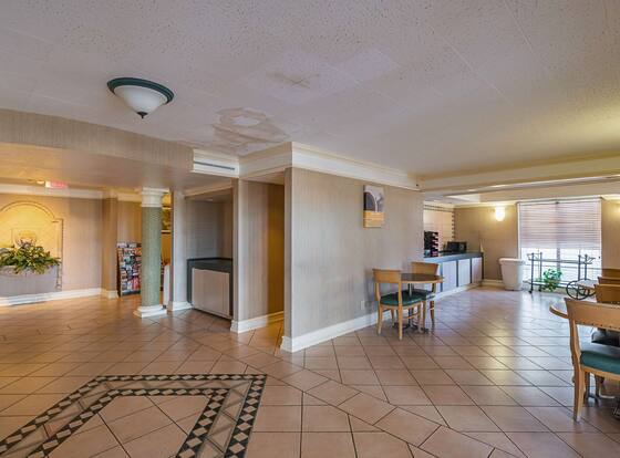Motel 6 Grand Prairie, TX - Interstate 30 is a family friendly hotel in Grand Prairie, Texas (TX)