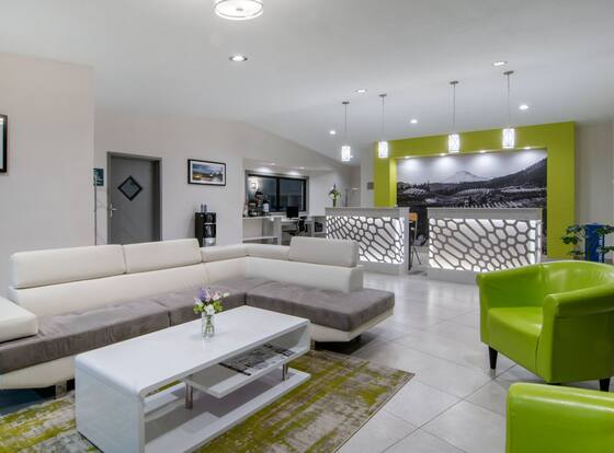 Quality Inn & Suites Albany Corvallis is a family friendly hotel in Albany, Oregon (OR)