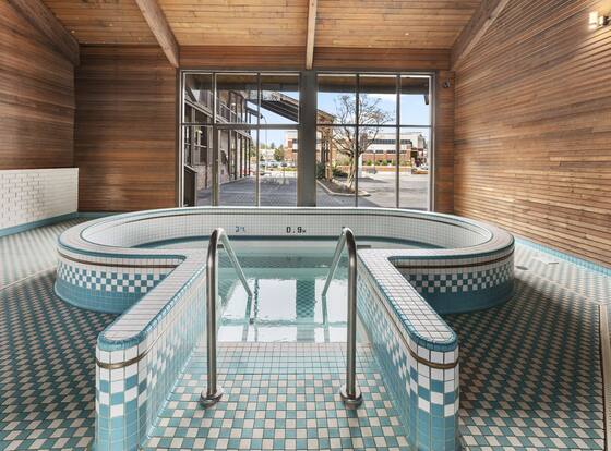 Cedar Street Hotel and Suites is a family friendly hotel in Sandpoint, Idaho (ID)