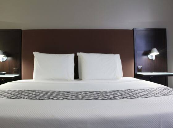 Westbridge Inn & Suites Carrollton is a family friendly hotel in Carrollton, Missouri (MO)