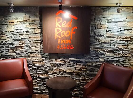 Red Roof Inn & Suites Cornelius – Lake Norman is a family friendly hotel in Cornelius, North Carolina (NC)