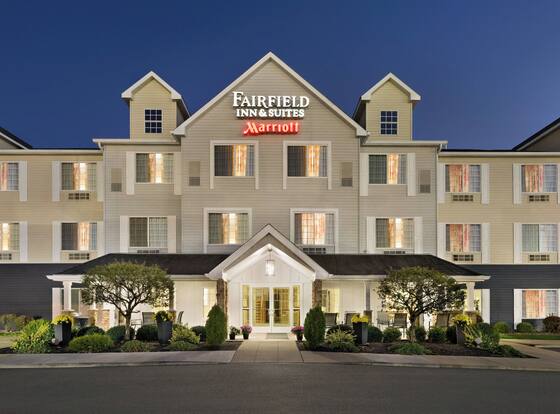 Fairfield Inn and Suites by Marriott Wheeling St Clairsville is a family friendly hotel in St. Clairsville, Ohio (OH)