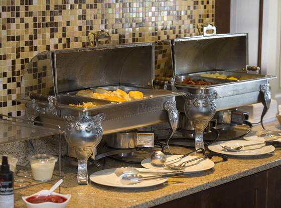 Ivy Court Inn & Suites is a family friendly hotel in Notre Dame, Indiana (IN)
