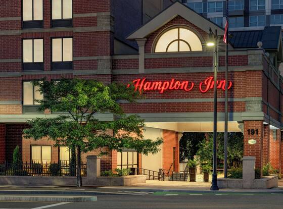 Hampton Inn by Hilton Boston/Cambridge is a family friendly hotel in Cambridge, Massachusetts (MA)