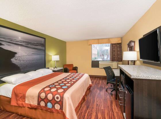 Super 8 by Wyndham Raleigh North East is a family friendly hotel in Raleigh, North Carolina (NC)