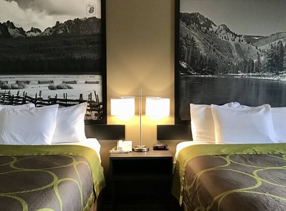 Super 8 by Wyndham Blackfoot is a family friendly hotel in Blackfoot, Idaho (ID)