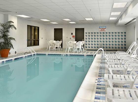 Comfort Inn & Suites Voorhees/Mt. Laurel is a family friendly hotel in Echelon, New Jersey (NJ)