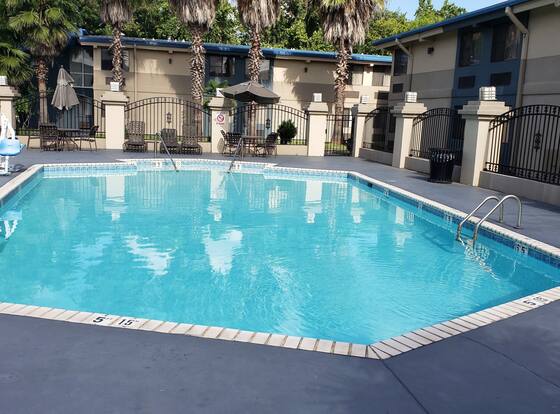 Red Roof Inn Port Allen is a family friendly hotel in Port Allen, Louisiana (LA)