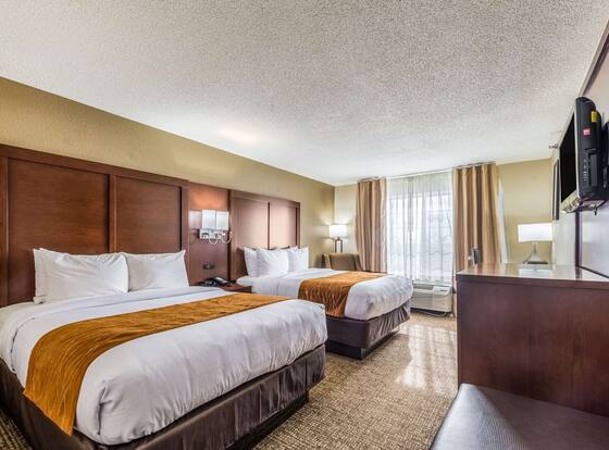 Comfort Inn & Suites Dayton North is a family friendly hotel in Dayton, Ohio (OH)