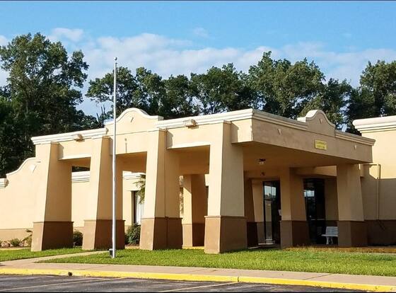 Motel 6 Henderson, TX is a family friendly hotel in Henderson, Texas (TX)