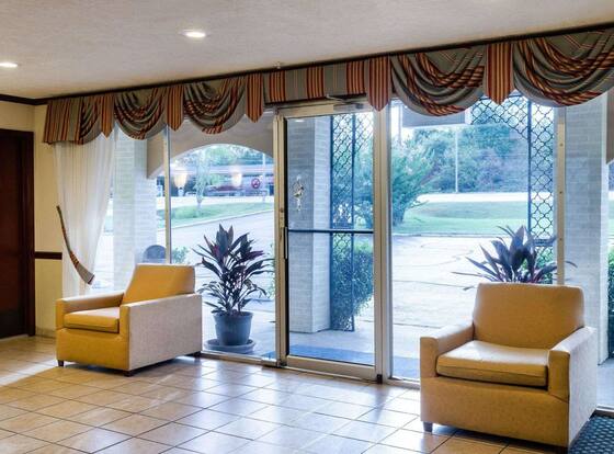 Econo Lodge is a family friendly hotel in Kosciusko, Mississippi (MS)