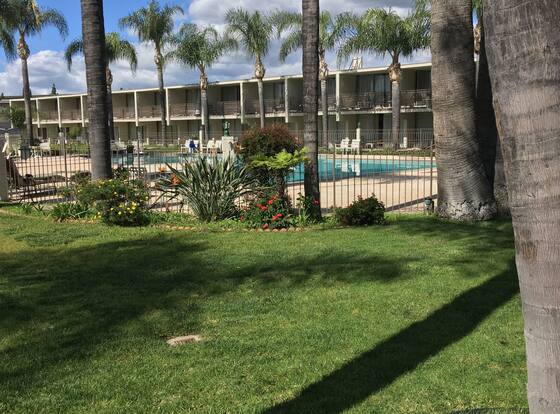 Valley Inn is a family friendly hotel in Los Angeles, California (CA)