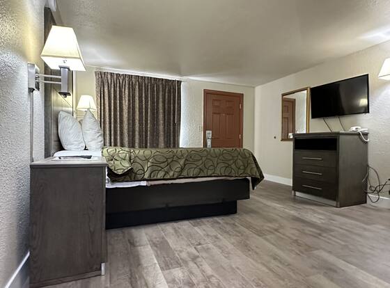 Motel In The Pines is a family friendly hotel in Munds Park, Arizona (AZ)