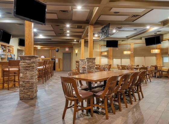 Best Western Plus Ramkota Hotel is a family friendly hotel in Sioux Falls, South Dakota (SD)