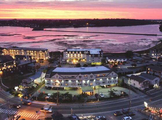Atlantic Beach Hotel Newport is a family friendly hotel in Newport East, Rhode Island (RI)