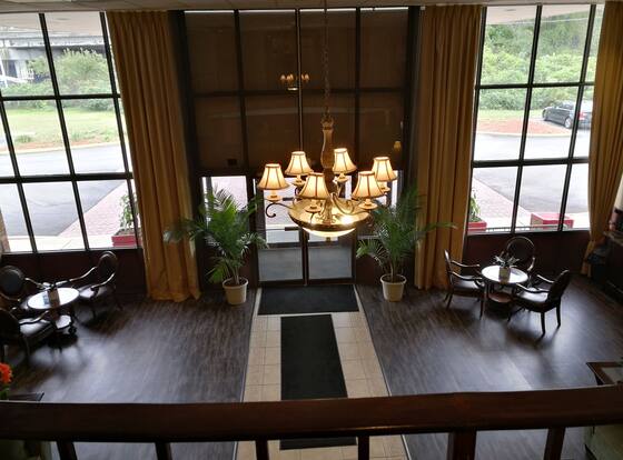 Mystic River Hotel & Suites Near Casinos is a family friendly hotel in Mystic, Connecticut (CT)