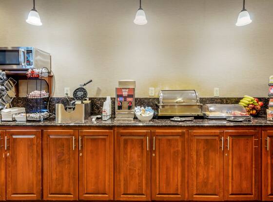 Best Western Plus Inn at Valley View is a family friendly hotel in Roanoke, Virginia (VA)