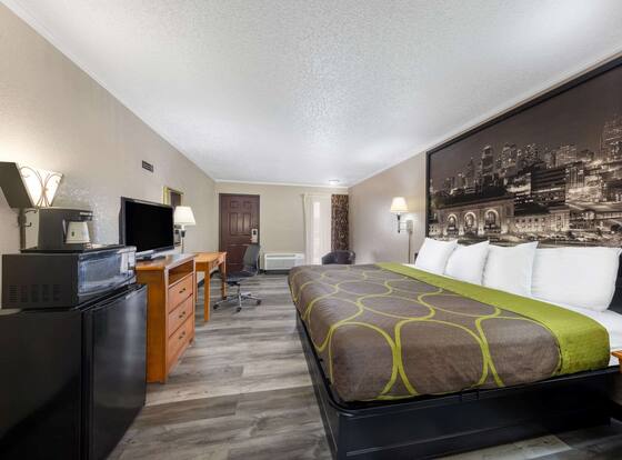 Super 8 by Wyndham Kansas City Airport North is a family friendly hotel in Kansas City, Missouri (MO)