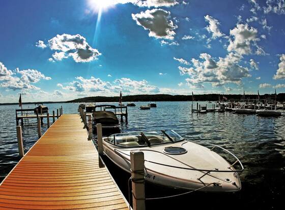 Bella Vista Suites is a family friendly hotel in Lake Geneva, Wisconsin (WI)