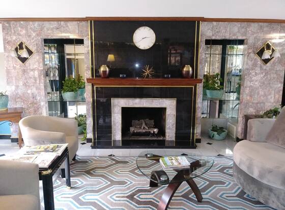 Bellevue Hotel & Suites is a family friendly hotel in Bellevue, Ohio (OH)