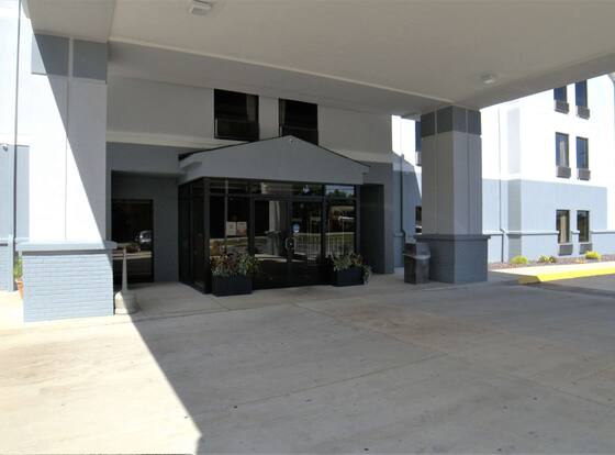 Super 8 by Wyndham Crossville TN is a family friendly hotel in Crossville, Tennessee (TN)