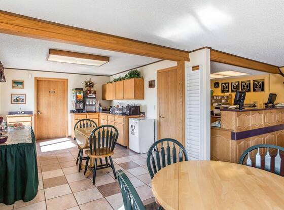 Rodeway Inn Pronghorn Lodge is a family friendly hotel in Lander, Wyoming (WY)