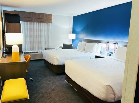 Comfort Inn & Suites Sheboygan I-43 is a family friendly hotel in Sheboygan, Wisconsin (WI)