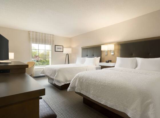 Hampton Inn & Suites Newport/Middletown is a family friendly hotel in Newport East, Rhode Island (RI)