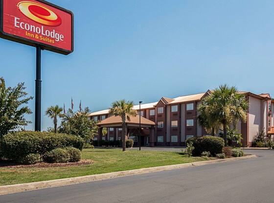 Econo Lodge Inn & Suites Natchitoches is a family friendly hotel in Natchitoches, Louisiana (LA)