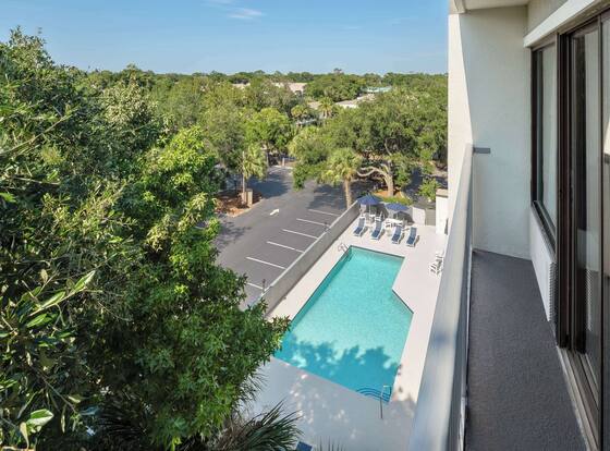 Doubletree by Hilton Hilton Head Island is a family friendly hotel in Hilton Head Island, South Carolina (SC)